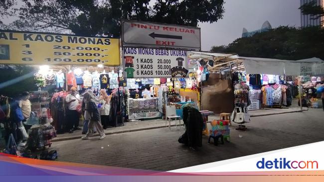 Keluhkan Omzet Turun, Pedagang Harap Monas Buka Sampai Malam Lagi