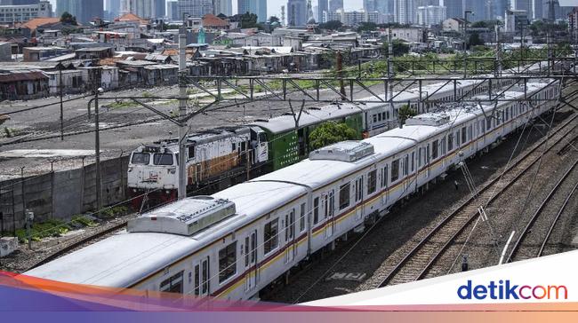 Ada Perbaikan Rel di Antara Stasiun Palmerah-Tanah Abang, KRL Terganggu