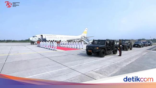 Bendera Merah Putih-Teks Proklamasi Tiba di Halim, Langsung Dibawa ke Monas