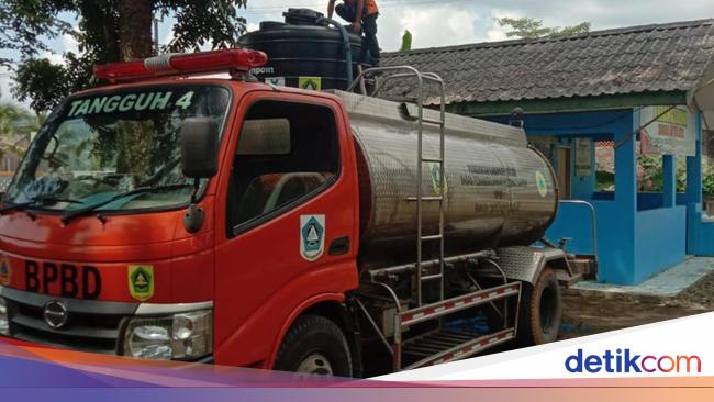 Kekeringan Terjadi di Jonggol, BPBD Bogor Beri Bantuan Air Bersih ke Warga