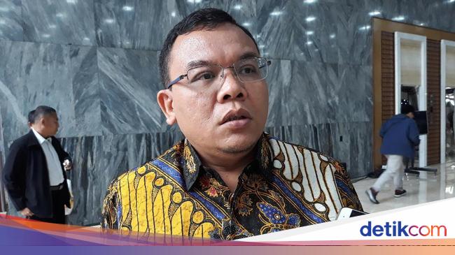 PDIP Khawatir Demokrasi Semu di Jakarta, PAN Tantang Siapkan Calon Tandingan