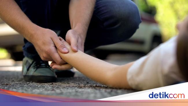 Pria Ditemukan Tergeletak Di Jalanan Cileungsi Alami Luka