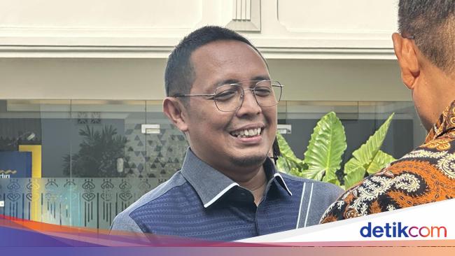 Jokowi Bicara ‘Ditinggal Ramai-ramai’, Istana: Jokes Segar Politik