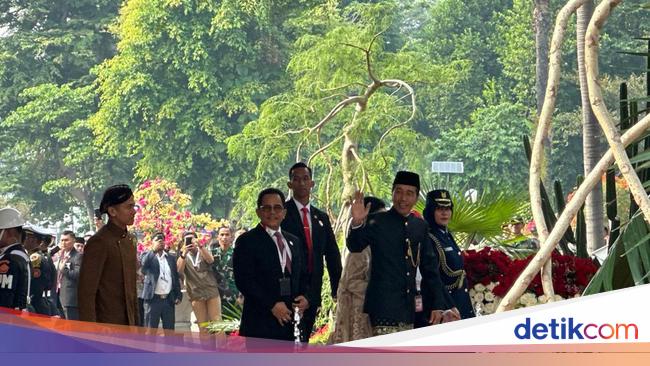 Jokowi Berbaju Adat Betawi Hadiri Sidang Tahunan MPR, Didampingi Iriana