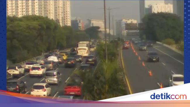 Lalin di Tol Dalam Kota Macet di Sejumlah Titik Pagi Ini