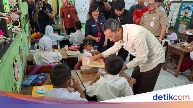 Heru Haru Lihat Siswa Ingin Bawa Makan Siang Gratis untuk Nenek di Rumah