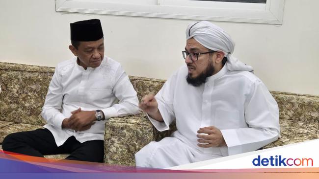 Bahlil Temui Sayyid Ahmad di Madinah, Dapat Doa Kuat Jalankan Amanah