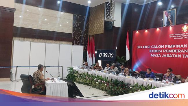 Lebih Baik Hancurkan Kolegialisme Daripada Institusi