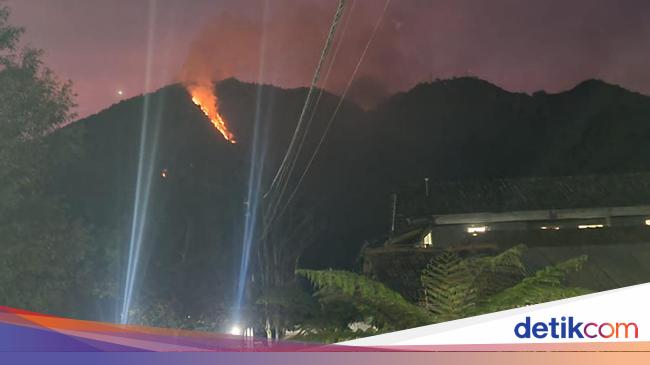 Gunung Telomoyo Semarang Terbakar, Api Berasal dari Warga Bakar Rumput