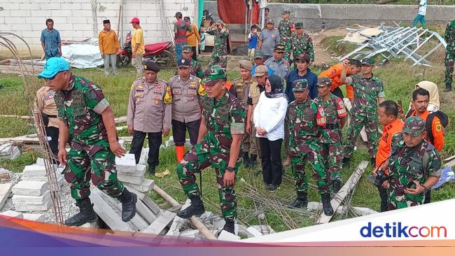 Kodim Bogor Tinjau Lokasi Bencana Pamijahan, Beri Bantuan Sembako