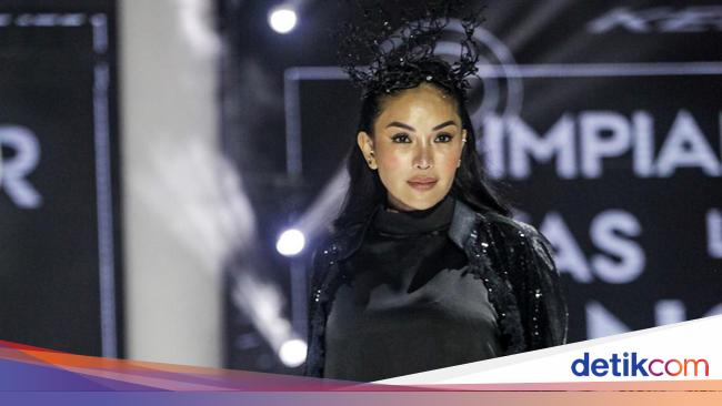 Nikita Mirzani Bawa Bukti Foto Anaknya Saat Polisikan Vadel Badjideh