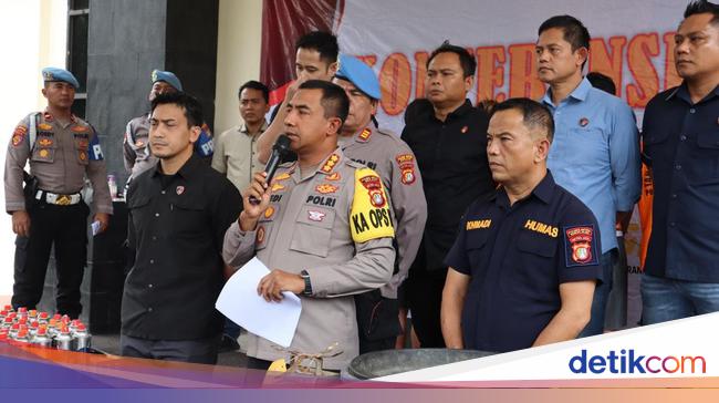 Polisi Gerebek Pengoplosan Gas 3 Kg ke Tabung Portabel di Bekasi