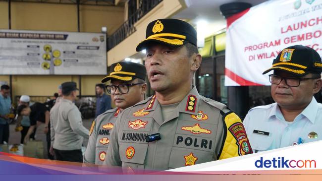 Tekan Curanmor, Polsek Tamansari Pasangi Gembok di Motor-motor Warga