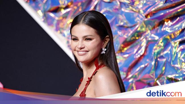 Selena Gomez Jadi Miliarder Gabung ‘Geng’ Kim Kardashian-Taylor Swift