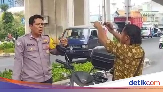 Pria Acungkan Sajam di Jalanan Jaktim, Langsung Diamankan Bhabinkamtibmas