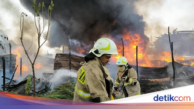 Penyulingan Tiner di TPU Jakut Meledak, Api Sempat Membubung Tinggi