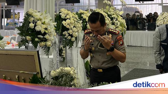 Kombes Ade Ary Melayat Almarhum Benny Laos: Beliau Orangnya Ramah