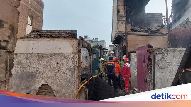 30 Rumah Hangus Terbakar di Tambora Jakbar, Kerugian Capai Rp 10,5 M