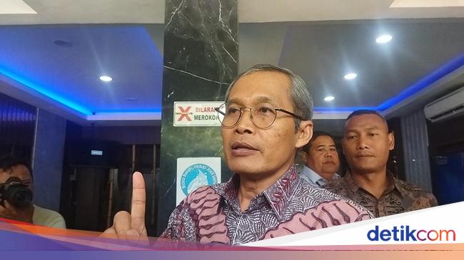 Alexander Marwata Ngaku Sempat Bahas Foto Pesawat saat Bertemu Eko Darmanto