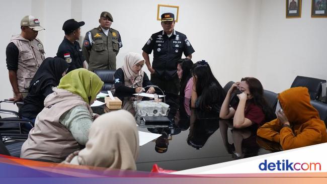 Satpol PP-Dinsos Gelar Razia Gabungan di Bogor, 329 Miras-5 PSK Diamankan