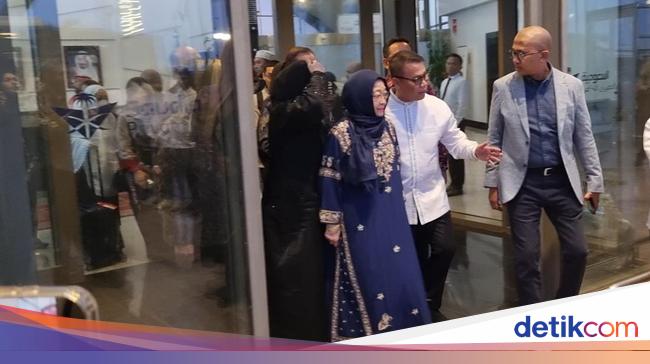 Megawati Tiba di Saudi Didampingi Puan dan Pratama, Bakal Tunaikan Umroh