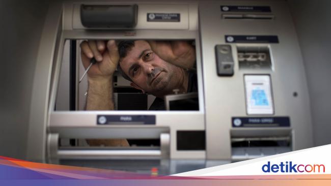 Maling Bobol ATM di Bogor Terekam CCTV, Begini Ciri-ciri Pelaku