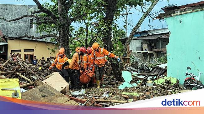 Jeritan Terakhir Ibu dan Anak Korban Tewas Banjir Palabuhanratu