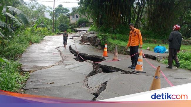 Tanah Bergerak di Bojong Koneng, Bupati Bogor Buka Opsi Relokasi Warga