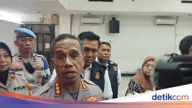 Ada Botol Miras, Patahan Pagar dan Batu di TKP Mahasiswa UKI Tewas