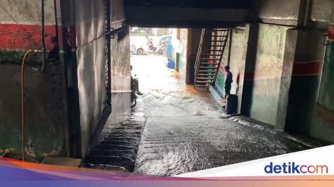 Banjir di Margonda Picu Macet, Air Berasal dari Luapan Sungai di Titik Ini