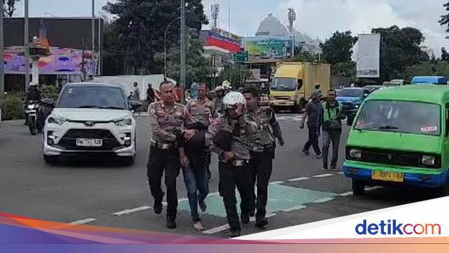 Polantas Kota Bogor Tangkap Pemotor Bawa 500 Butir Obat Terlarang