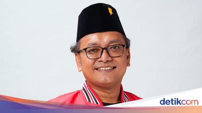 Guntur Romli PDIP Siap Patuhi Puan untuk Sudahi Panas dengan Jokowi