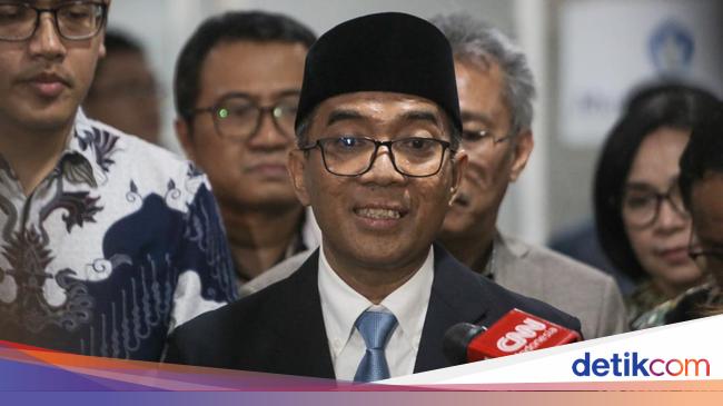 Hanya 25% Dosen RI Lulusan S3, Mendiktisaintek Upayakan Beasiswa