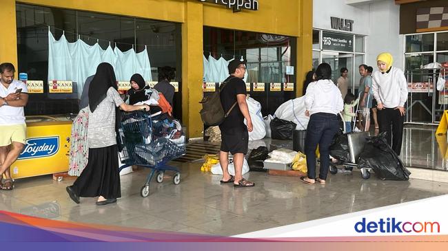 Pemilik Kios Mega Mall Bekasi Klaim Rugi Rp 400 Juta Akibat Banjir