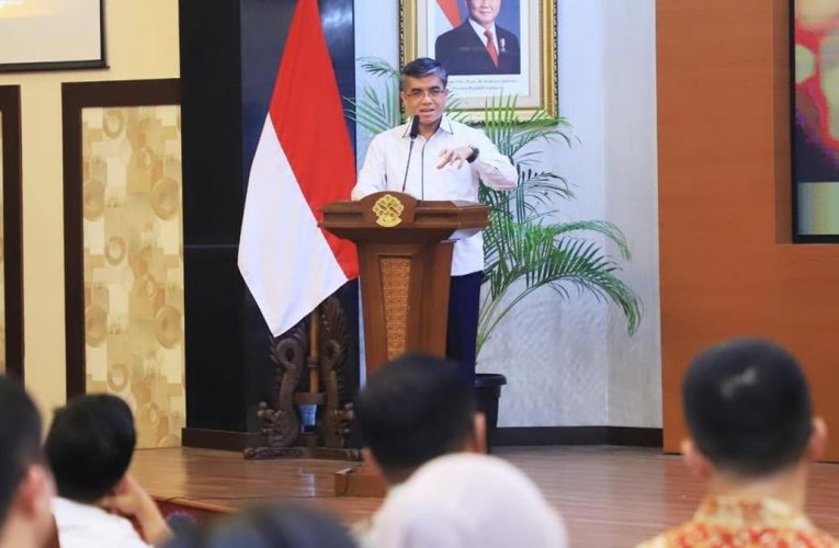 Yassierli Ajak Perusahaan Pemberi Kerja TKA Kolaborasi Dukung TKM
