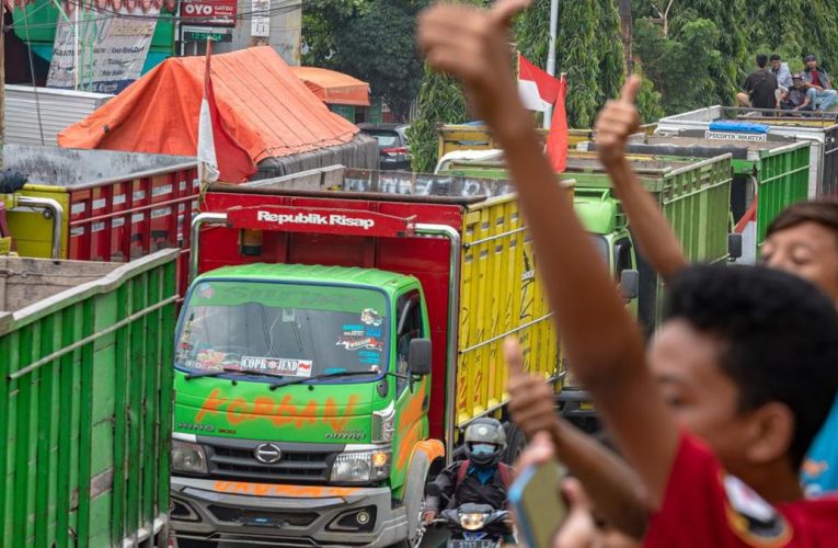 Pemerintah Rogoh Kocek Rp43 T per Tahun Gara-gara Truk ODOL