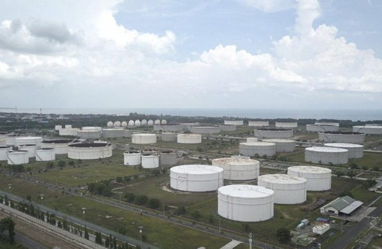 Harga Minyak Menguat Imbas Trump Larang Ekspor Minyak dari Venezuela