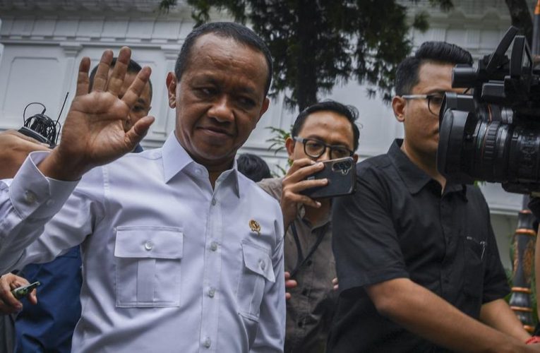‘Keanehan’ Impor BBM Singapura yang Ditemukan Bahlil