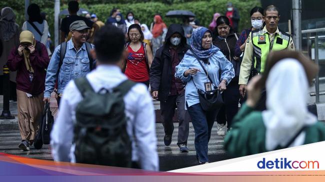 Miris! Masih Banyak Pekerja RI Bergaji di Bawah UMP