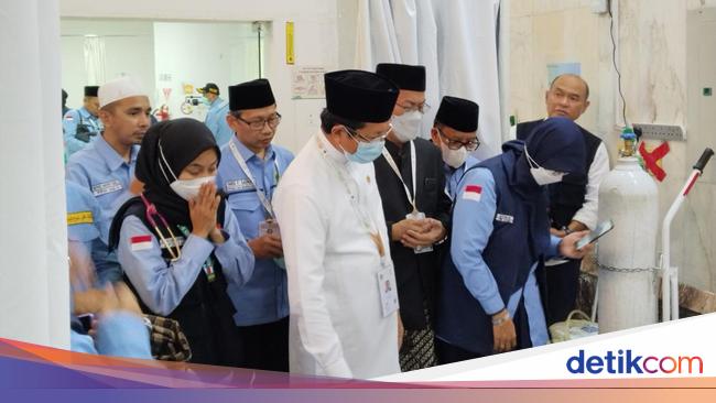 Menag Cek Layanan-Jenguk Jemaah Haji RI Dirawat di KKHI Makkah