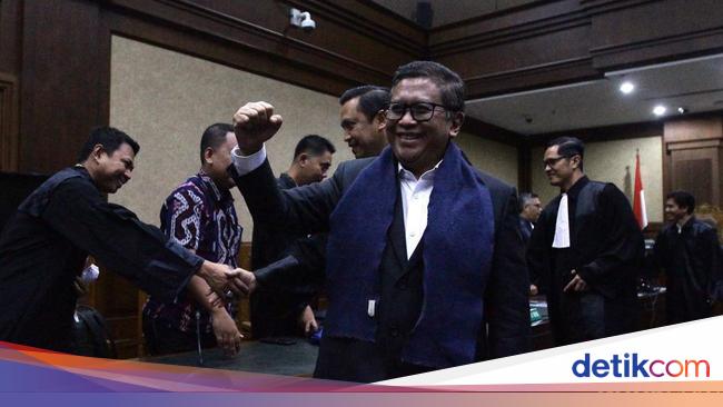 Hasto Tak Akui Perbuatan tapi Sopan di Sidang
